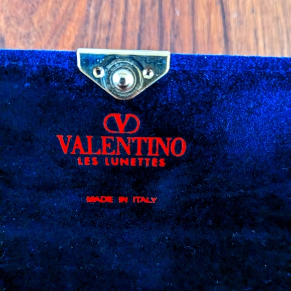 Valentino eye glass case - Picture 5 of 5